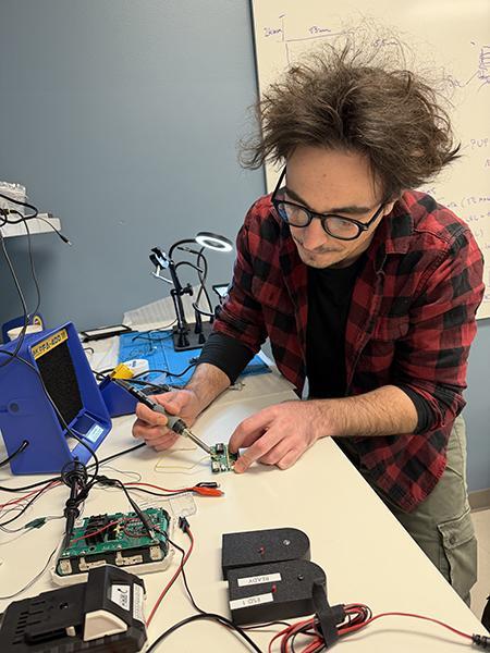 Uros Topalovic in the lab.